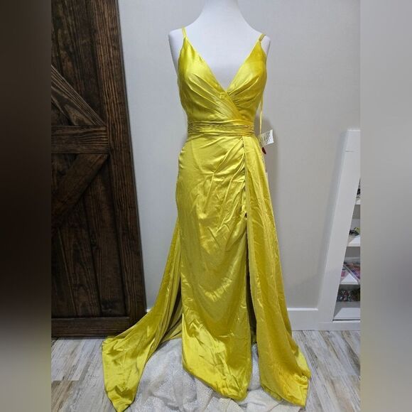 Mac Duggal 12443 Sleeveless Faux Wrap Draped Gown NWT size 2 Chartreuse - Picture 4 of 7